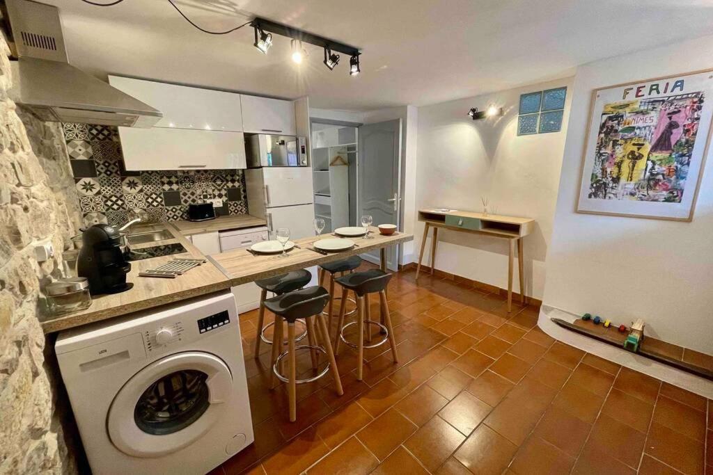 Le Jad Joli F2 Proche Gare, Arenes Avec Terrasse Privee Apartment นีมส์ ภายนอก รูปภาพ