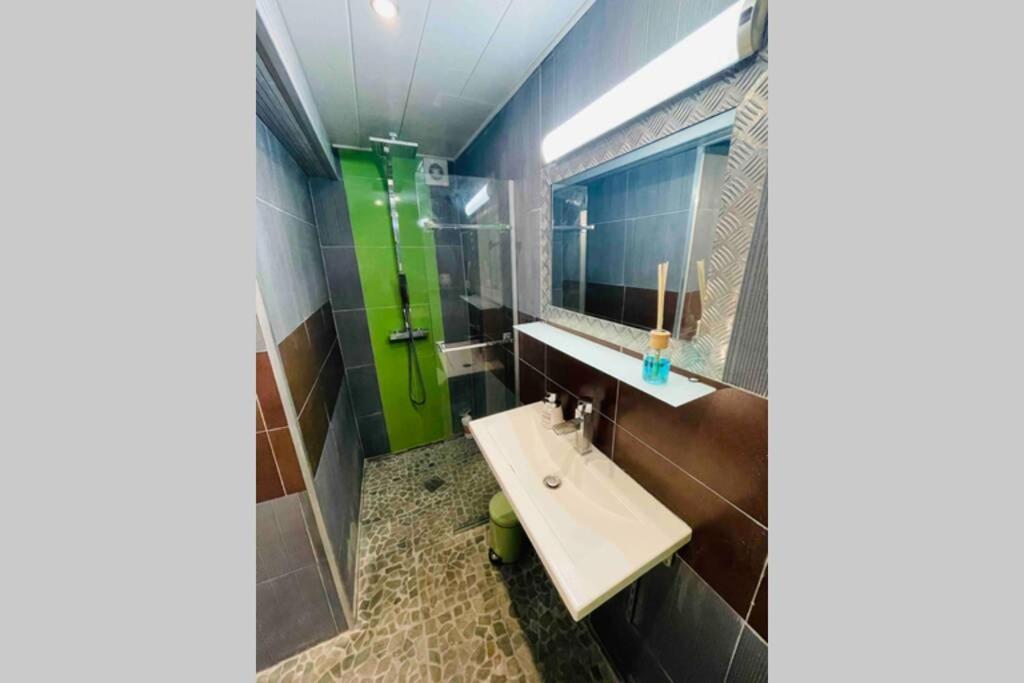 Le Jad Joli F2 Proche Gare, Arenes Avec Terrasse Privee Apartment นีมส์ ภายนอก รูปภาพ