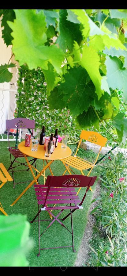 Le Jad Joli F2 Proche Gare, Arenes Avec Terrasse Privee Apartment นีมส์ ภายนอก รูปภาพ